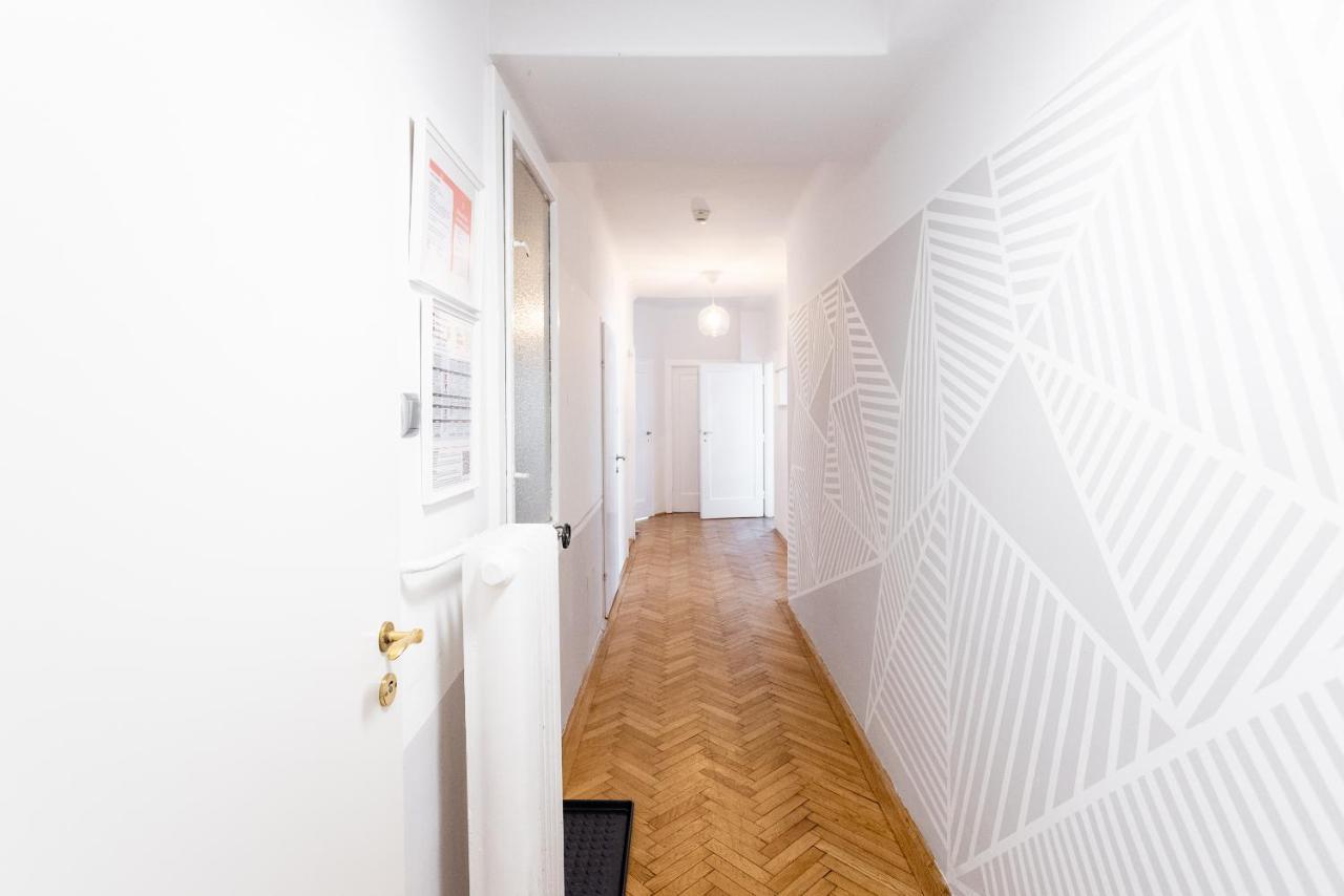 Balcony Oasis Operastreet Apartment เวียนนา ภายนอก รูปภาพ