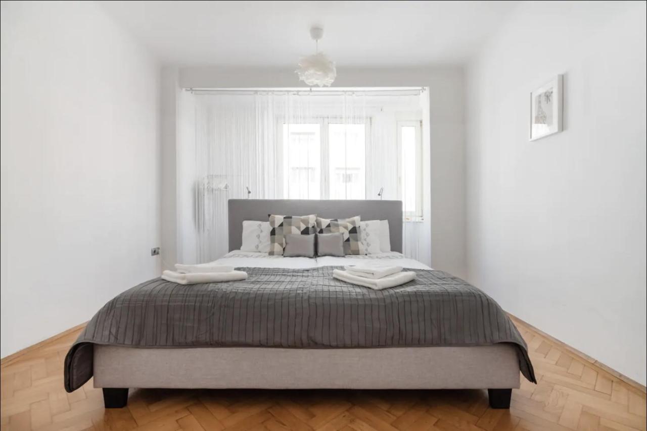 Balcony Oasis Operastreet Apartment เวียนนา ภายนอก รูปภาพ